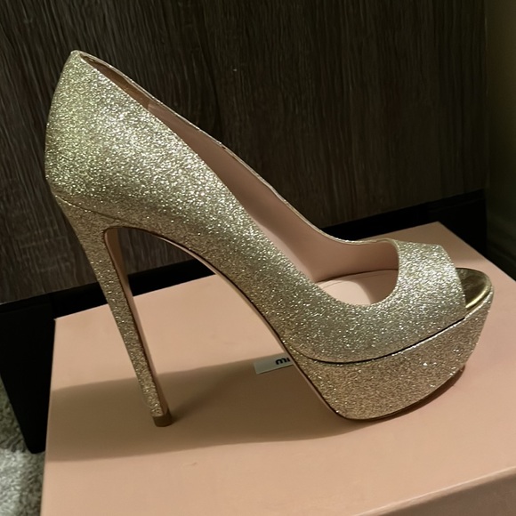 Miu Miu NIB Gold Glitter peep toe heels SZ 7/38 - Picture 6 of 6